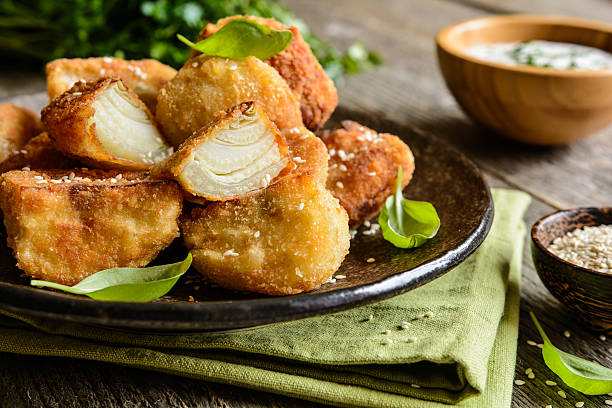 fried fennel with sour cream dip - hors imagens e fotografias de stock