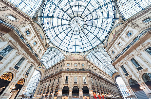 cúpula de vidro - dome milan italy architectural feature italy imagens e fotografias de stock