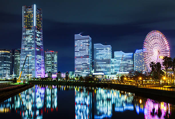 istock Yokohama skyline at night 621489108