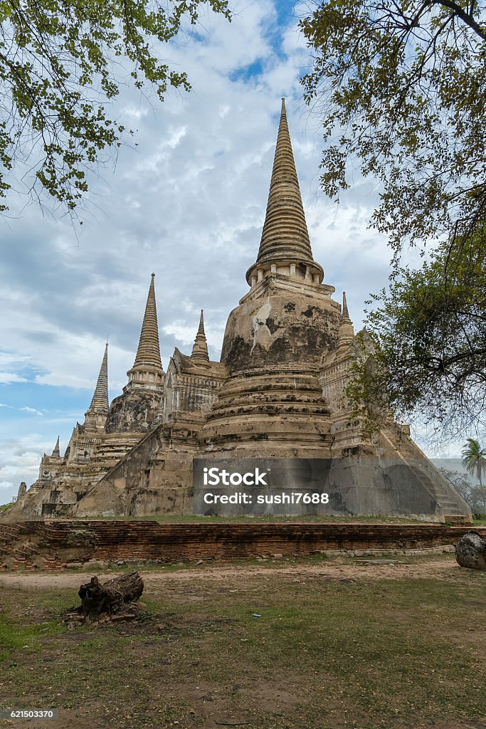 Il Mongkolbophit, santuario - Foto stock royalty-free di Antico - Condizione