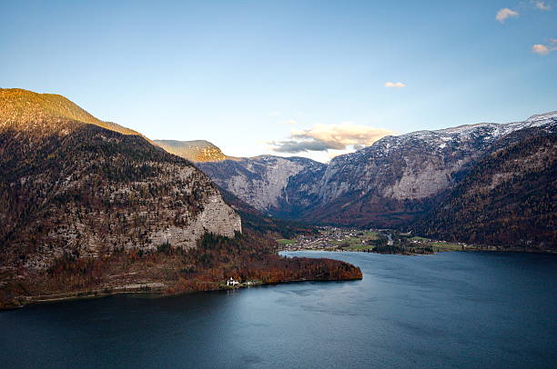 istock Beautiful village of Hallstatt 621585304