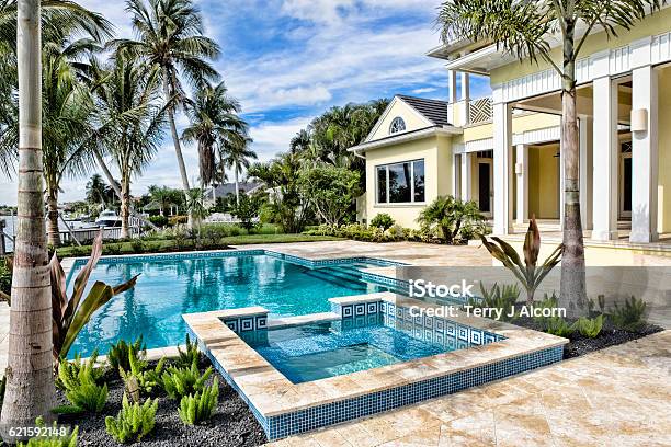 Beautiful Swimming Pool With Spa At An Estate Home Stock Photo - Download Image Now - Swimming Pool, Florida - US State, Luxury