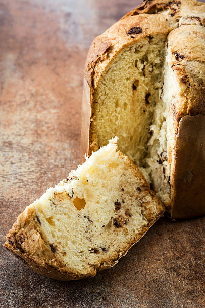 istock Christmas cake panettone 621610554
