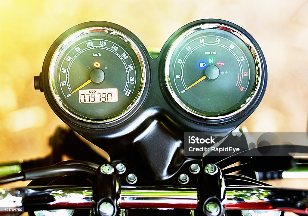 Retro Motorrad Tachometer Und Drehzahlmesser Stockfoto und mehr