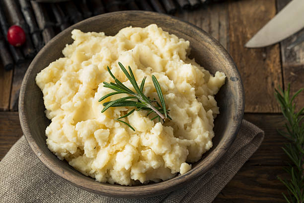 istock Homemade Thanksgiving Mashed Potatoes 621732312