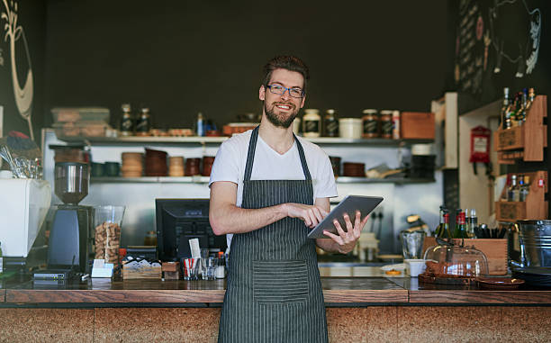 istock Managing my coffee shop online 621939768