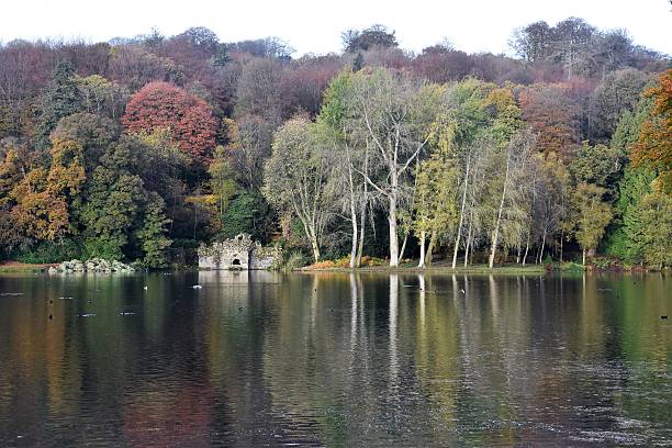 istock Stourhead Garden Autumn Reflections 5 621993380