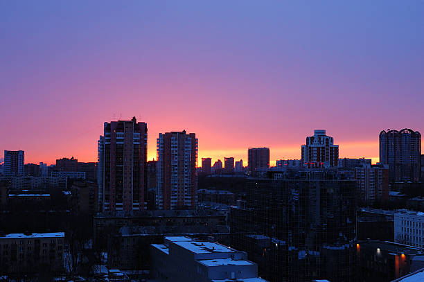 istock Frosty november sunset in Moscow, Russia 622037248