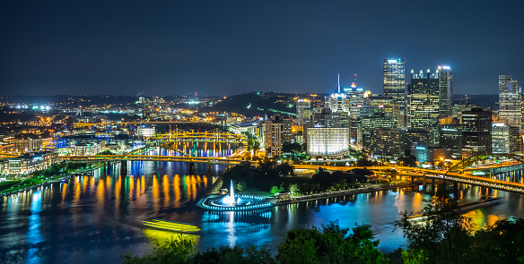 Pittsburgh night view of point park and downtown