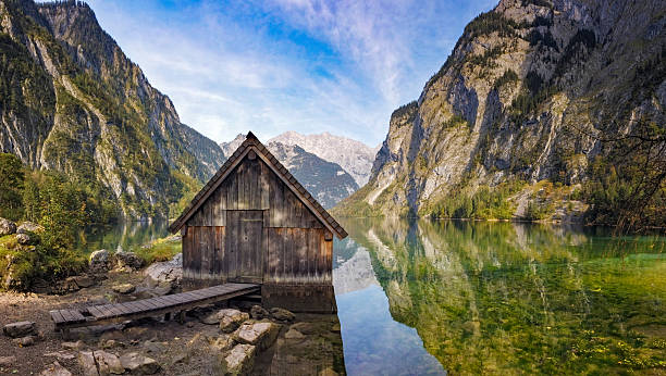 rimessa per barche a obersee vicino a königssee nel parco nazionale di berchtesgaden - koenigsee foto e immagini stock