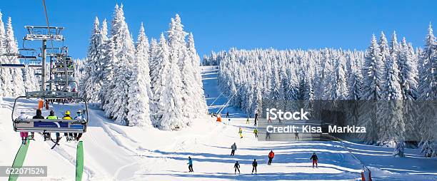 Skigebiet Kopaonik Serbien Aufzug Hang Ski Personen Stockfoto und mehr Bilder von Skifahren