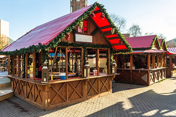 mercado navideño en berlín - choza fotografías e imágenes de stock