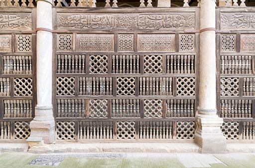 Fachada de decoraciones de madera intercaladas (Arabisk), Mezquita de Amir Al-Maridani photo