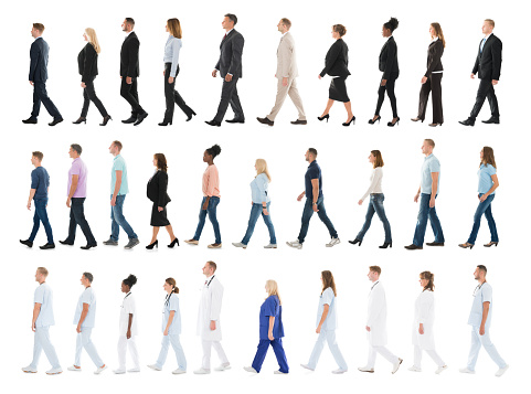 Collage de personas caminando en línea photo
