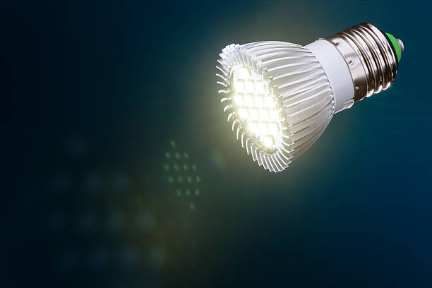 luz led con destello - light bulb led evolution development fotografías e imágenes de stock