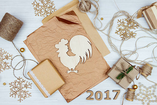 クリスマス休暇の準備 - wrapped package string box ストックフォトと画像