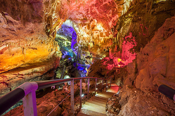 prometeo de la cueva, kutaisi - formación karst fotografías e imágenes de stock