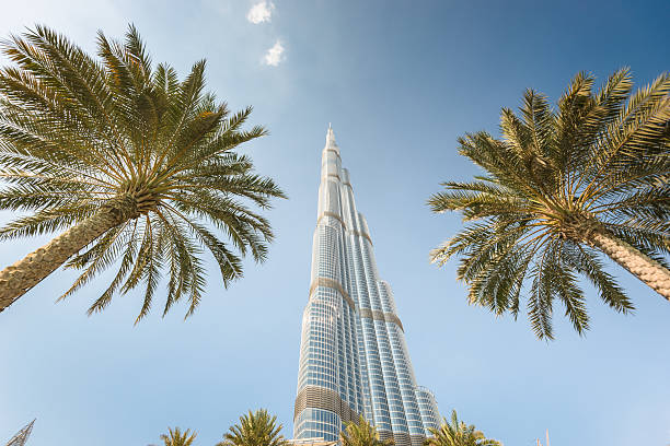 ligne d’horizon de Dubaï avec burj khalifa d’en bas - Photo