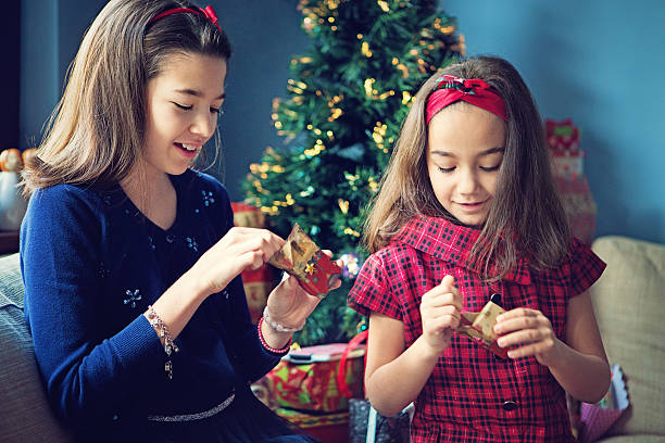 istock Girls at Xmas 622223878