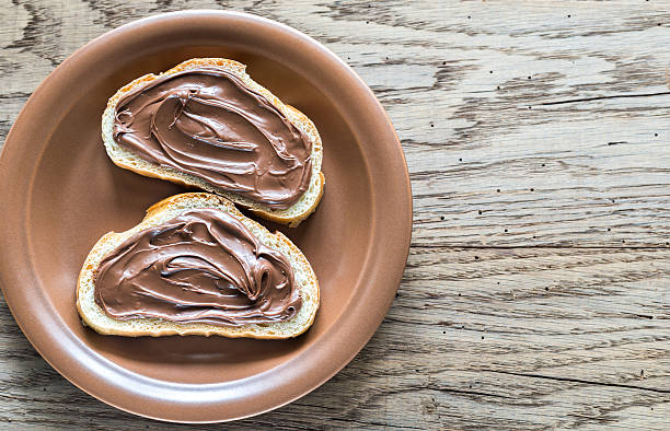 istock Slices of baguette with chocolate cream 622277640