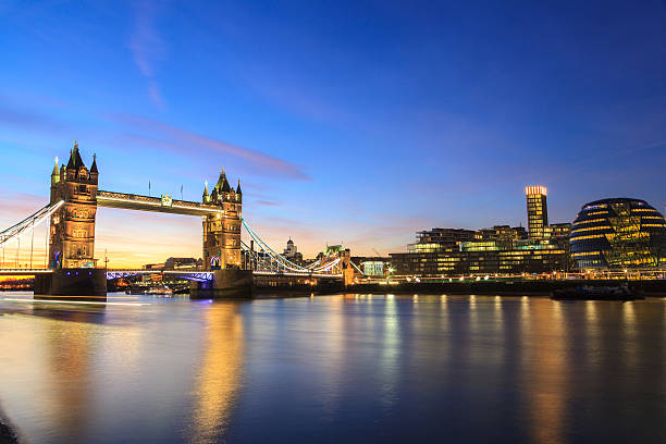 istock Tower Bridge at dusk in London 622287532