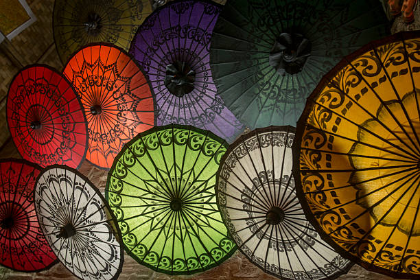istock ASIA MYANMAR BAGAN SHOP UMBRELLA 622290912