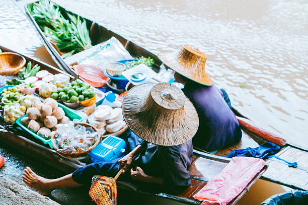 istock Damnoen Saduak  Floating Market 622308322