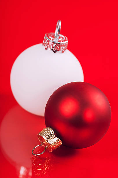 istock white and red christmas balls 622314468
