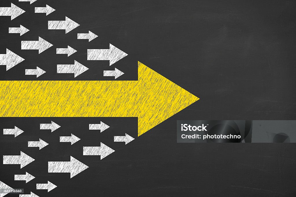 Frecce Chalkboard concetto di Leadership - Foto stock royalty-free di Leadership