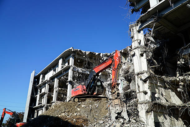istock demolishing of a building 622417466