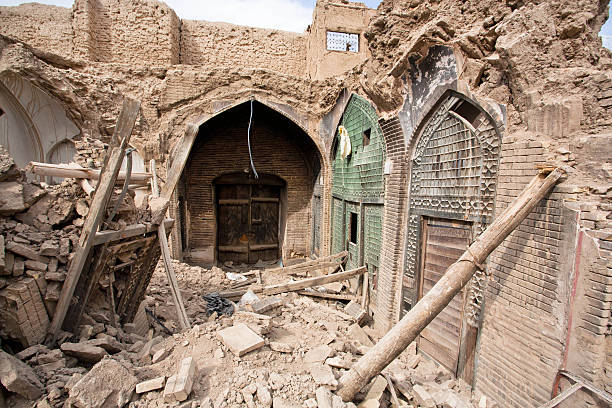 destroyed buildings of old persian bazaar in isfahan, iran. - building exterior obsolete abandoned damaged imagens e fotografias de stock