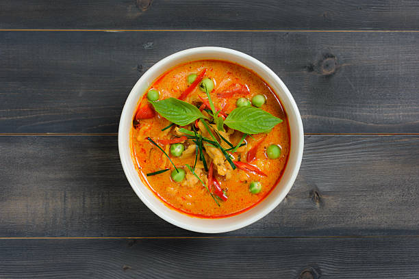 curry de panaeng au porc - thailand food photos et images de collection