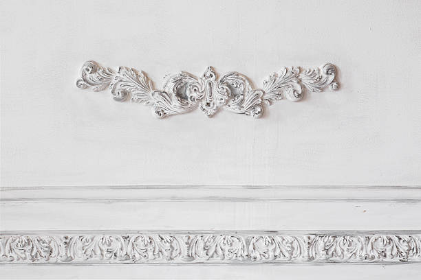 istock Luxury white wall design bas-relief with stucco mouldings roccoco 622453696