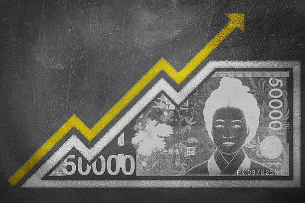 istock Money Growth Graph on a chalk board 622513004