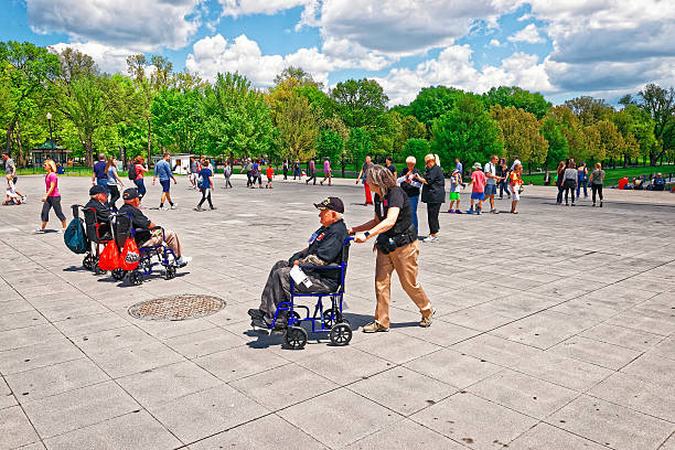 워싱턴 링컨 기념관에서 전쟁 참전 용사 - veterans memorial plaza 뉴스 사진 이미지