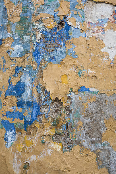istock Grunge wall in blue and brown 622789400