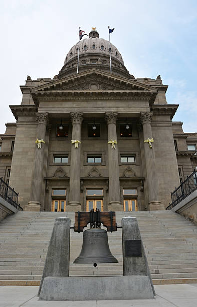 boise state capitol from outside - idaho boise state idaho state capitol imagens e fotografias de stock