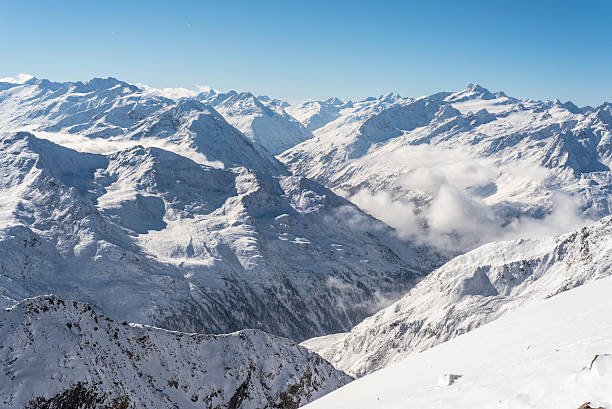 겨울스투파이 알프스에서 스키와 스노우보드 - skiurlaub 뉴스 사진 이미지