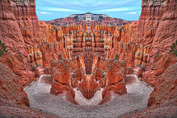 hoodoos e footpath. parco nazionale del bryce canyon - sunrise point foto e immagini stock