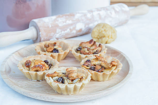 istock Tart cashew and raisin 622901536