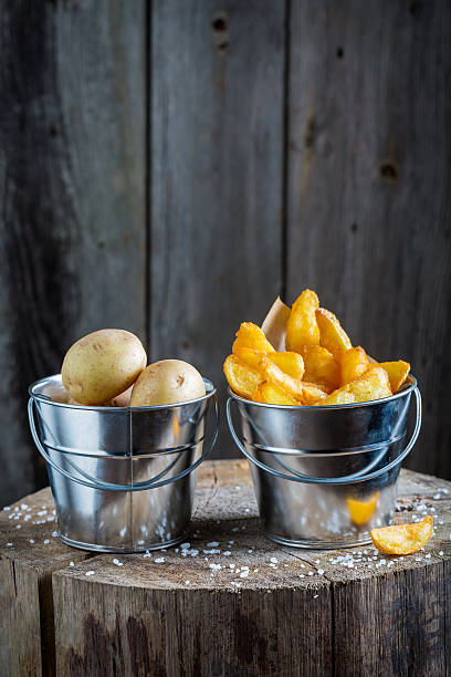 istock Fresh chips with salt made of fresh potato 622918398