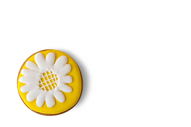 istock Cookie with picture of flower. 622921584