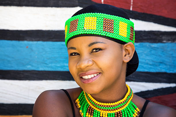 レシディ文化村、南アフリカ - 11月4日 - south africa zulu bead african descent ストックフォトと画像