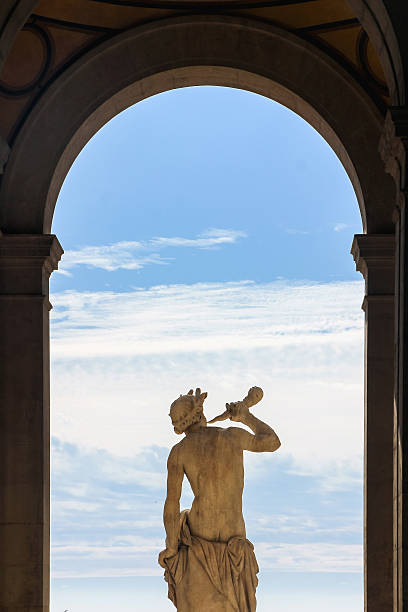 stone sculpture in longchamp palace - illuminated vertical shadow focus on shadow imagens e fotografias de stock