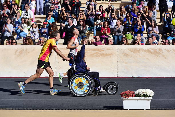 제34회 아테네 클래식 마라톤 순간 - physical impairment athlete sports race wheelchair 뉴스 사진 이미지