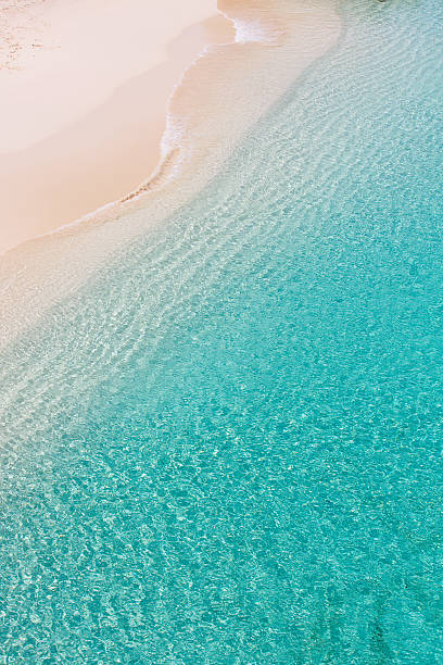 oben blick auf anguilla strand - sea high angle view water tranquil scene stock-fotos und bilder