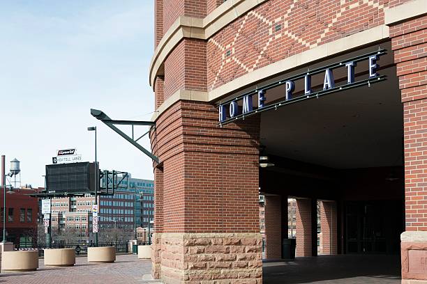 ホームプレート,クアーズフィールド,コロラドロッキーズ - coors field ストックフォトと画像