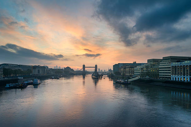 istock Beautiful Autumn Fall sunrise over River Thames and Tower Bridge 623101440