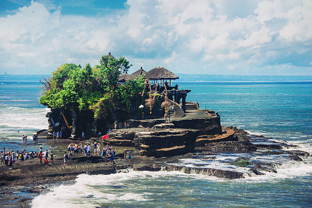 świątynia wody pura tanah lot, bali, indonezja - travel destinations bali tanah lot temple zdjęcia i obrazy z banku zdjęć