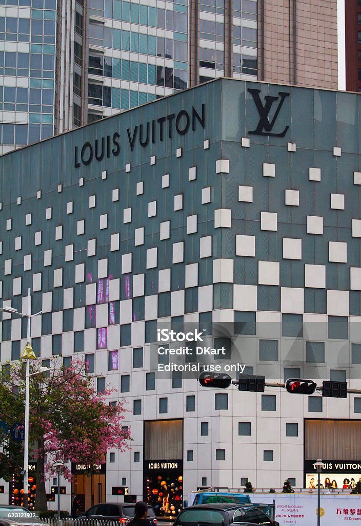 Louis Vuitton, London – Visual Merchandising and Store Design